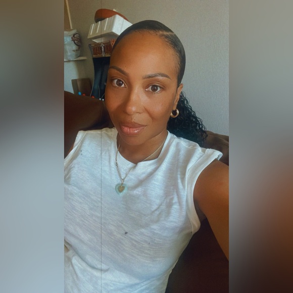 Meet your Posher, Tierra - Picture 2 of 6